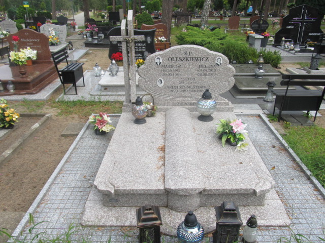 Grób Helena Oleszkiewicz