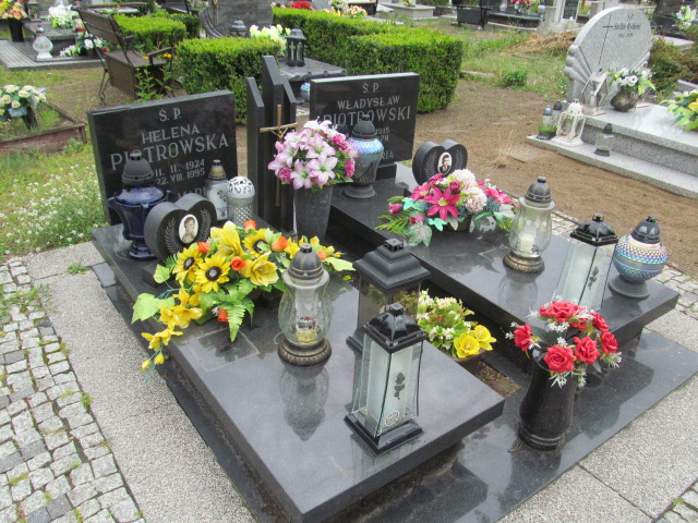 Grób Władysław Piotrowski