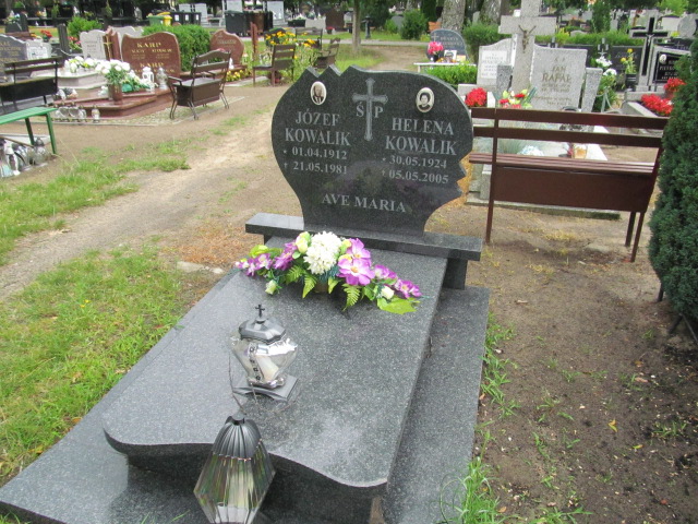 Grób Józef Kowalik