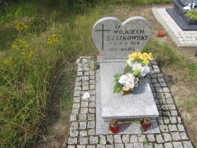 Grób Wojciech Szatkowski-dziecko
