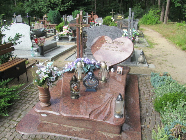 Grób Bogusław Antkiewicz